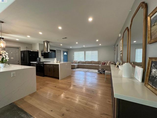 1220 ESSER AVE, San Leandro, CA 94579