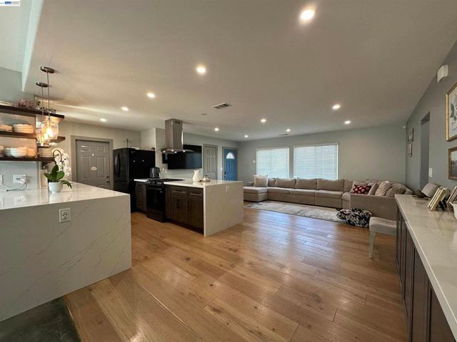 1220 ESSER AVE, San Leandro, CA 94579
