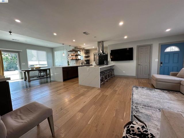1220 ESSER AVE, San Leandro, CA 94579