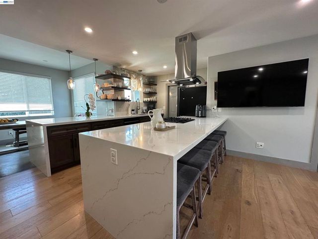 1220 ESSER AVE, San Leandro, CA 94579