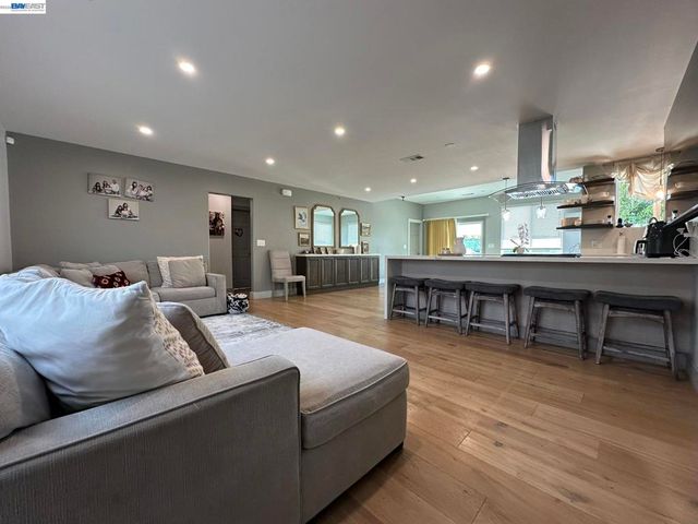1220 ESSER AVE, San Leandro, CA 94579