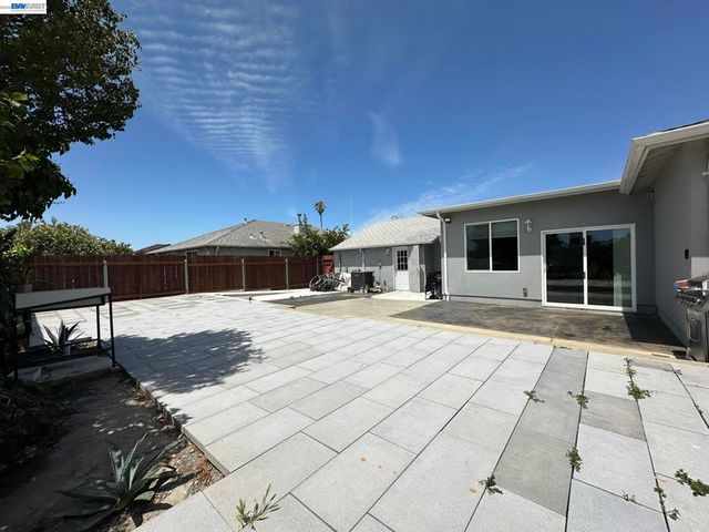 1220 ESSER AVE, San Leandro, CA 94579