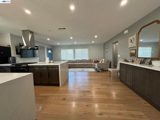 1220 ESSER AVE, San Leandro, CA 94579