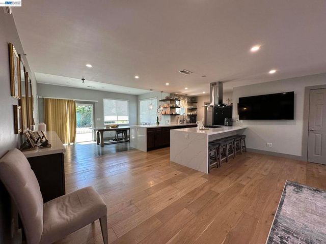 1220 ESSER AVE, San Leandro, CA 94579