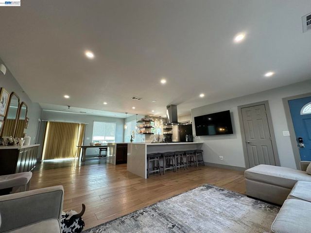 1220 ESSER AVE, San Leandro, CA 94579