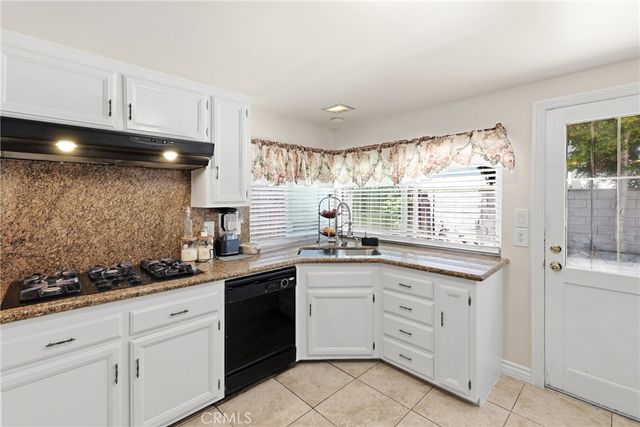 2542 N Pacific, Santa Ana, CA 92706