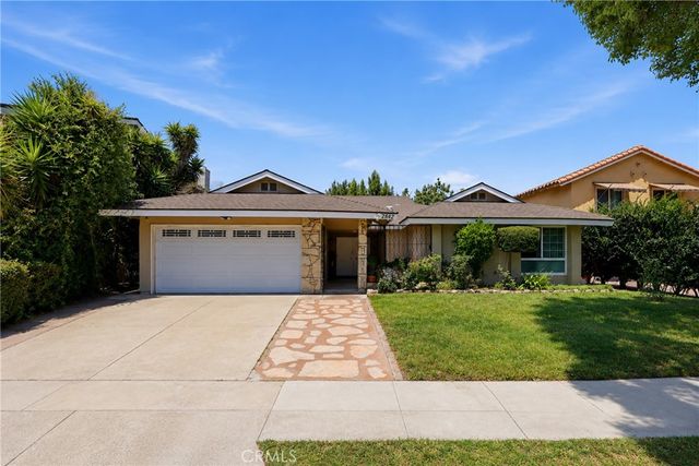 2542 N Pacific, Santa Ana, CA 92706