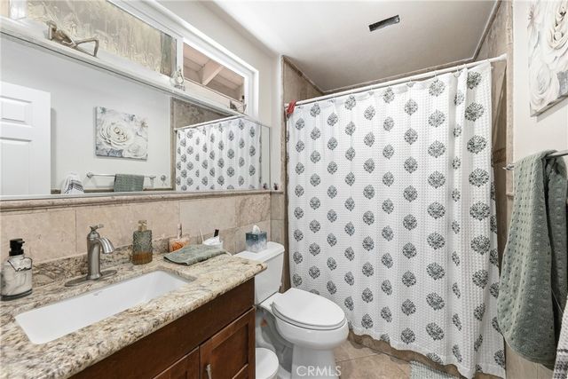 2542 N Pacific, Santa Ana, CA 92706