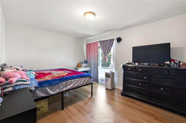 2542 N Pacific, Santa Ana, CA 92706