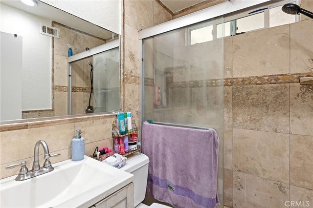 2542 N Pacific, Santa Ana, CA 92706