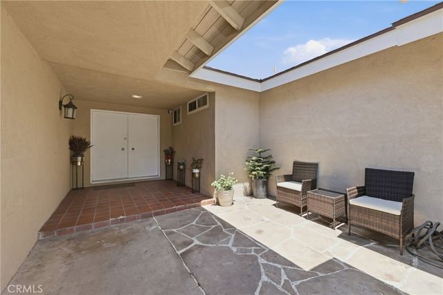 2542 N Pacific, Santa Ana, CA 92706
