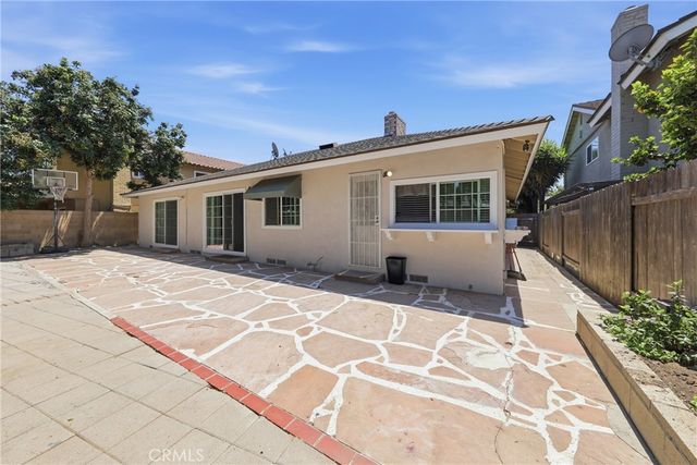 2542 N Pacific, Santa Ana, CA 92706
