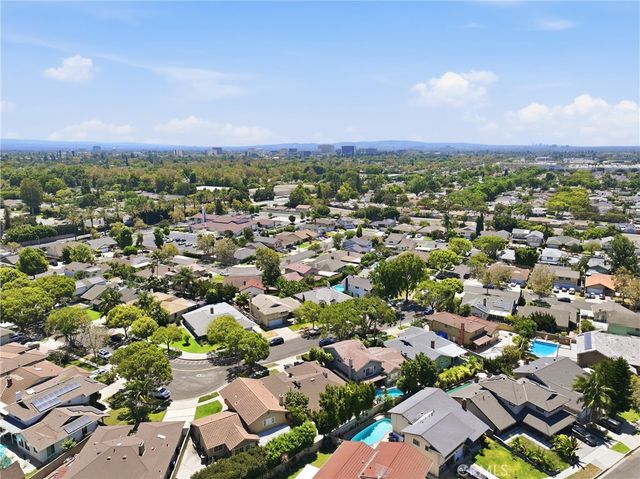 2542 N Pacific, Santa Ana, CA 92706