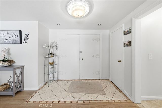 2542 N Pacific, Santa Ana, CA 92706