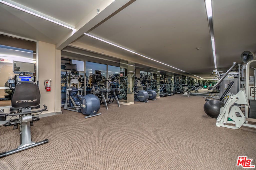 Image 18 of property listing at 201 Ocean Avenue 603P, Santa Monica, CA 90402
