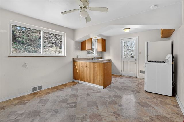 425 Idlewood Rd, Penn Hills, PA 15235