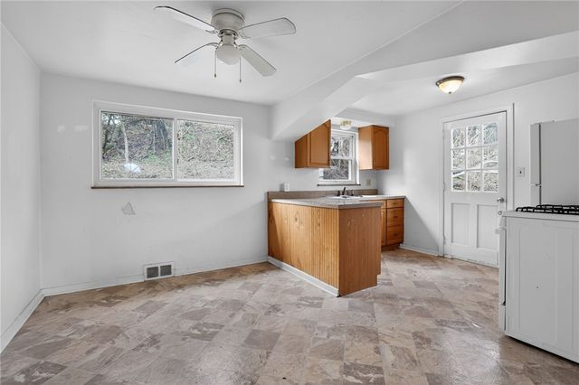 425 Idlewood Rd, Penn Hills, PA 15235