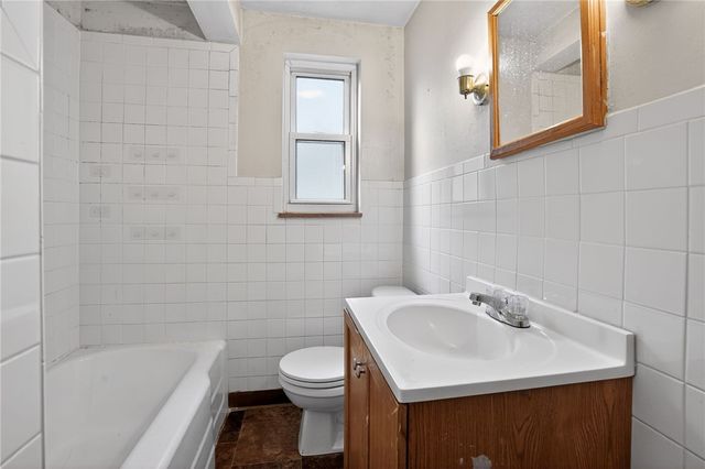 425 Idlewood Rd, Penn Hills, PA 15235