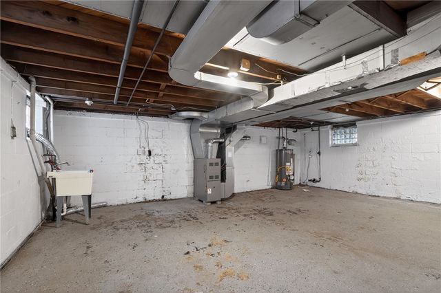 425 Idlewood Rd, Penn Hills, PA 15235