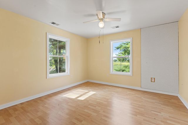 2613 Pine Grove Road, Paris, KY 40361