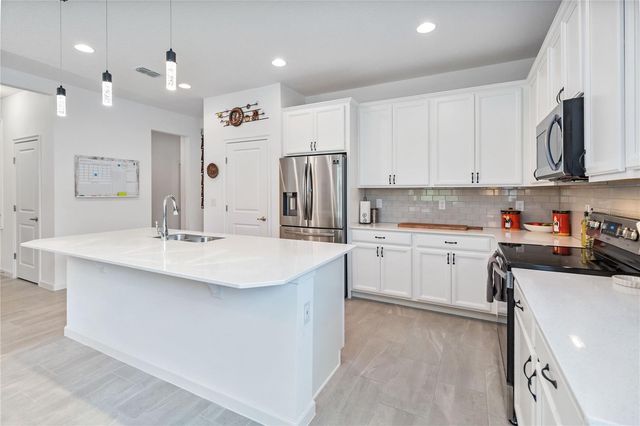 413 SAPPHIRE DRIVE, Davenport, FL 33837