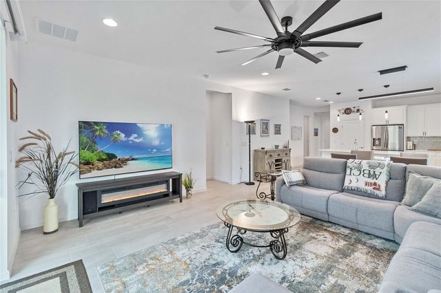 413 SAPPHIRE DRIVE, Davenport, FL 33837