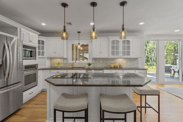 21 Bear Path, Hampton, NH 03842