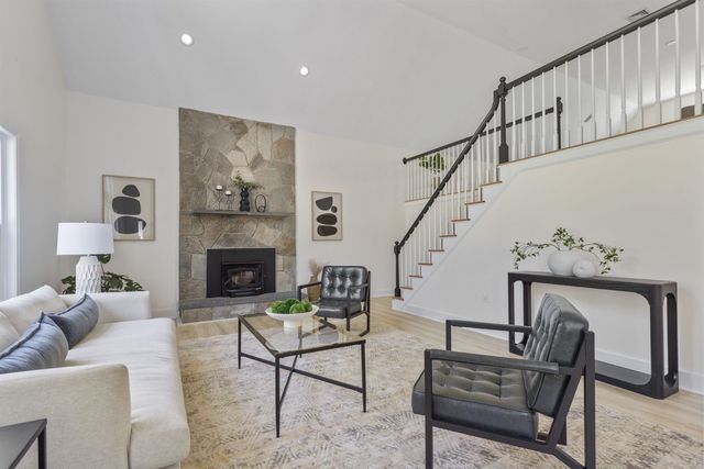 21 Bear Path, Hampton, NH 03842
