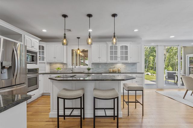 21 Bear Path, Hampton, NH 03842