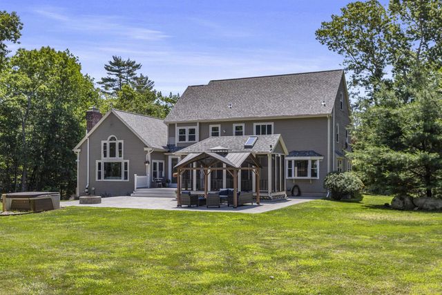 21 Bear Path, Hampton, NH 03842