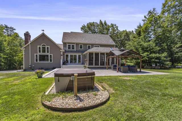21 Bear Path, Hampton, NH 03842