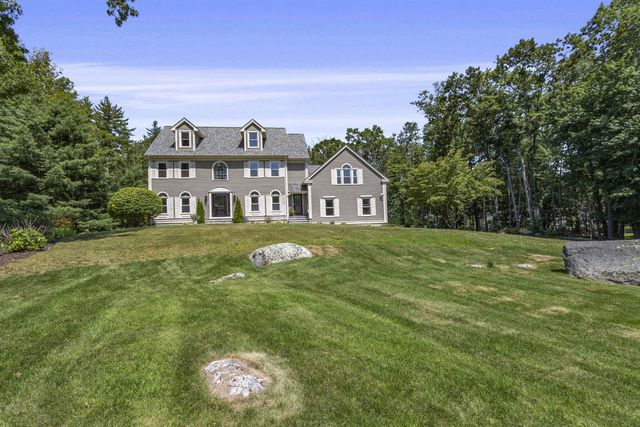 21 Bear Path, Hampton, NH 03842