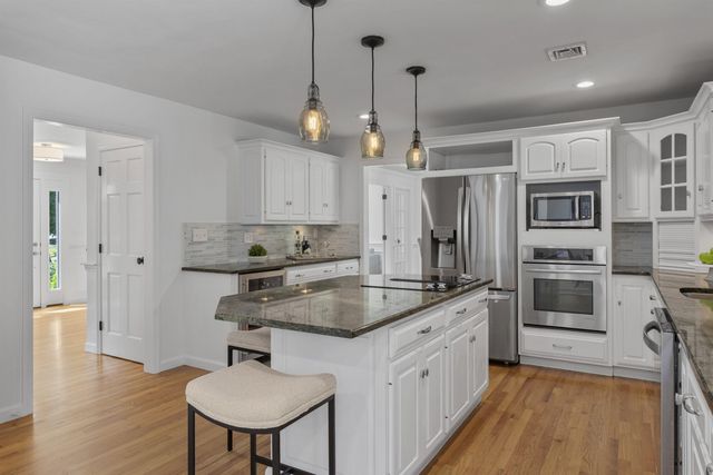 21 Bear Path, Hampton, NH 03842