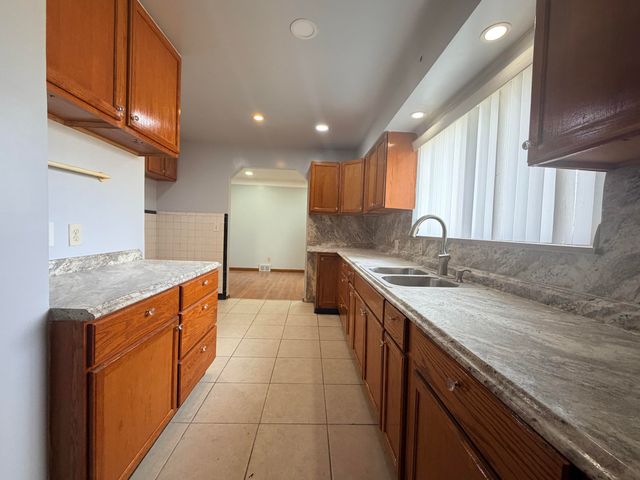 18759 Huntington Avenue, Harper Woods, MI 48225