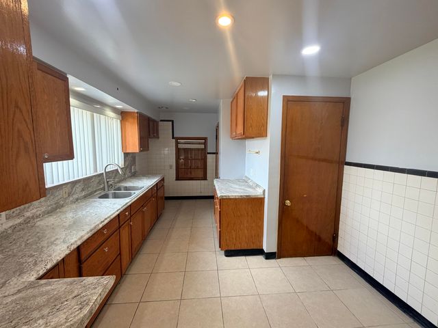 18759 Huntington Avenue, Harper Woods, MI 48225