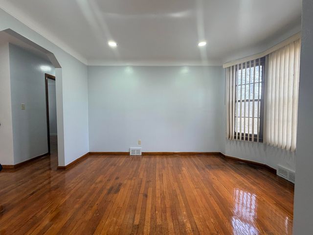 18759 Huntington Avenue, Harper Woods, MI 48225