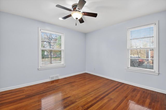 18759 Huntington Avenue, Harper Woods, MI 48225