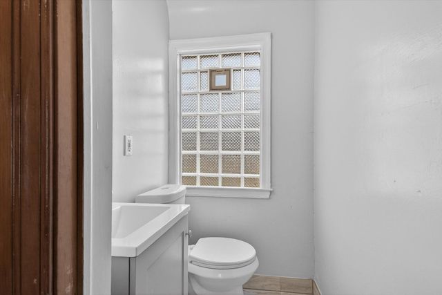 18759 Huntington Avenue, Harper Woods, MI 48225