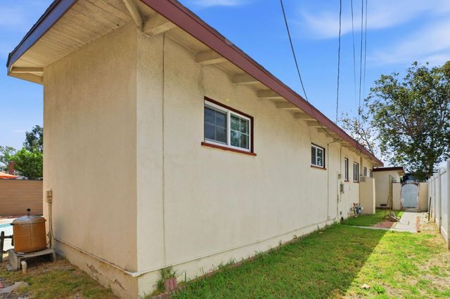 3121 N Los Coyotes Diagonal, Long Beach, CA 90808