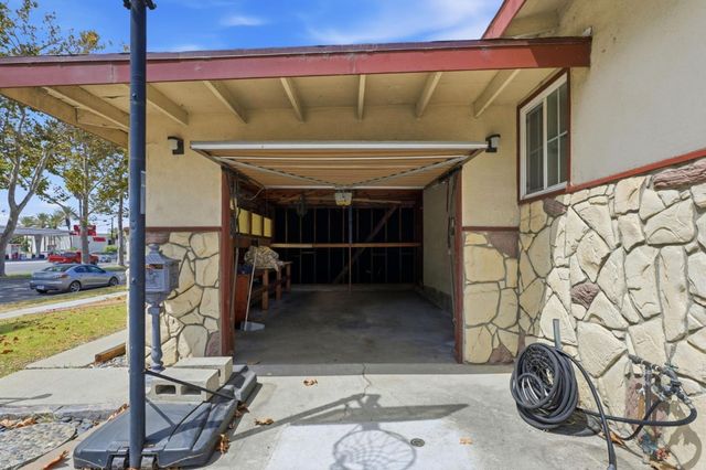 3121 N Los Coyotes Diagonal, Long Beach, CA 90808