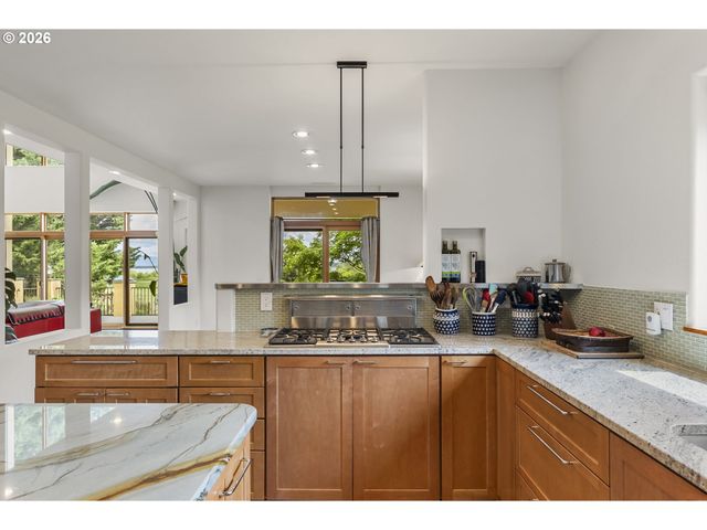 88369 TIMBERLINE Dr, Veneta, OR 97487