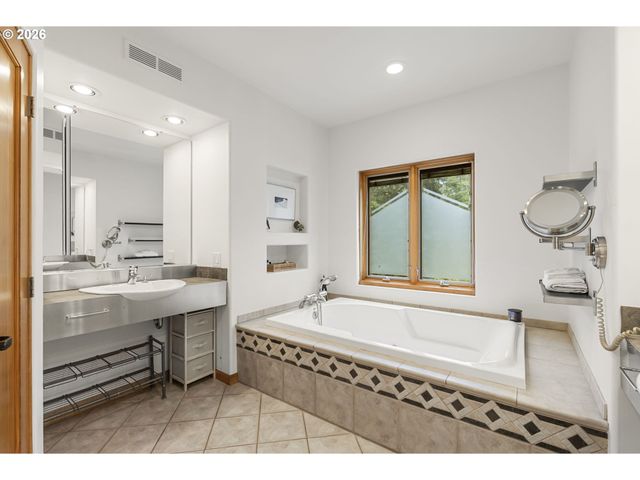 88369 TIMBERLINE Dr, Veneta, OR 97487