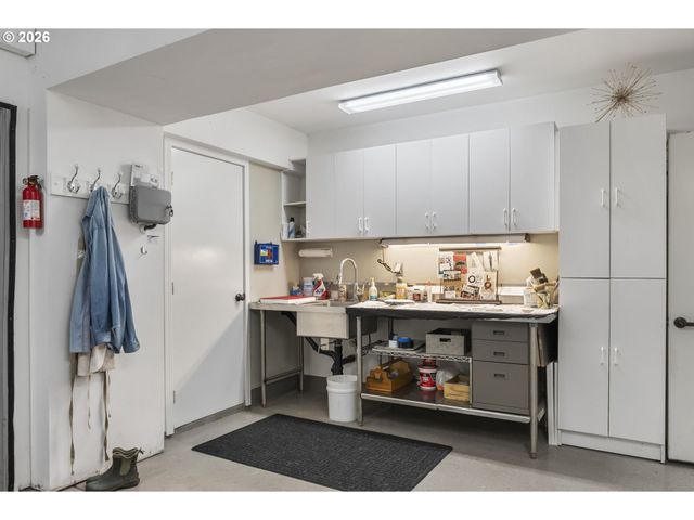 88369 TIMBERLINE Dr, Veneta, OR 97487