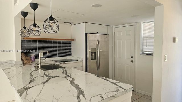20200 NE 29th Court N213, Aventura, FL 33180