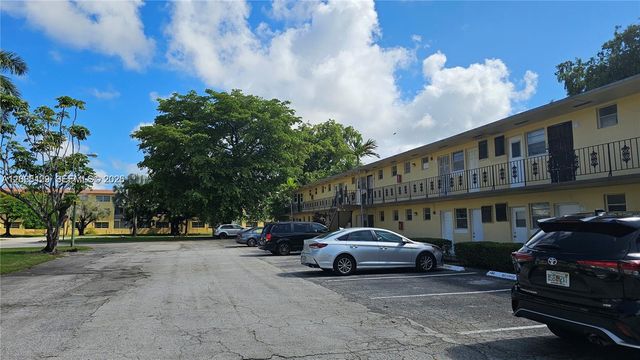 20200 NE 29th Court N213, Aventura, FL 33180