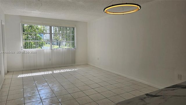 20200 NE 29th Court N213, Aventura, FL 33180