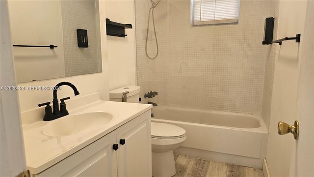 20200 NE 29th Court N213, Aventura, FL 33180