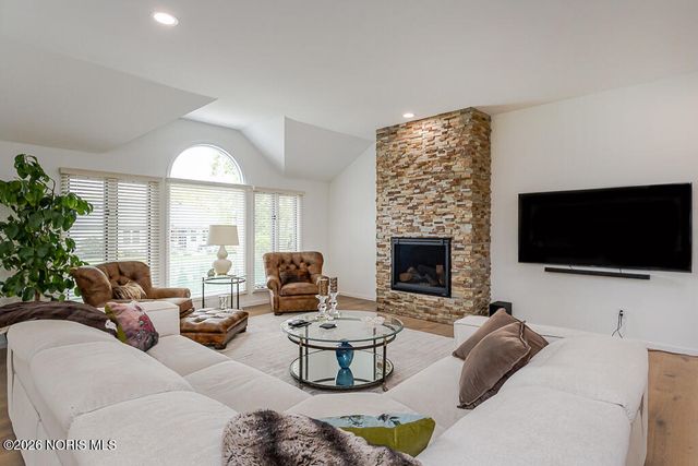 6744 W Meadows Lane, Maumee, OH 43537