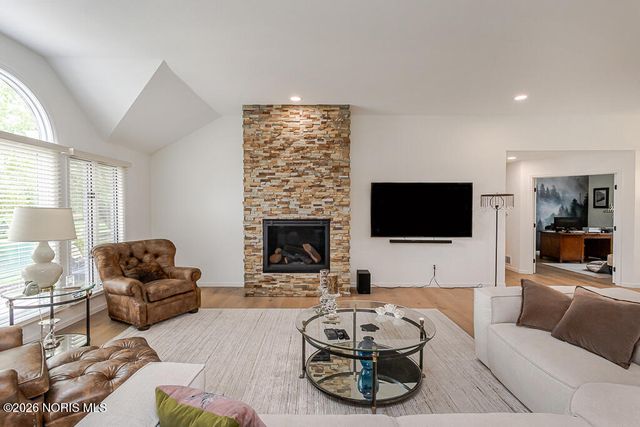 6744 W Meadows Lane, Maumee, OH 43537