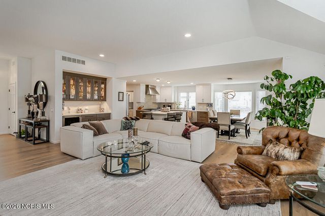 6744 W Meadows Lane, Maumee, OH 43537